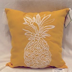 NWT Pineapple Embroidered artisan throw pillow